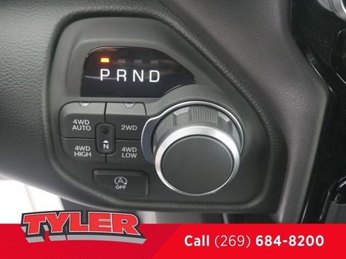 New 2026 RAM 1500 4x4 Crew Cab image 30