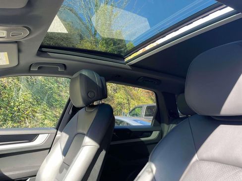 Used 2024 Porsche Cayenne Base image 20