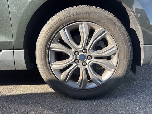 Used 2022 Ford Edge Titanium w/ Equipment Group 301A image 21