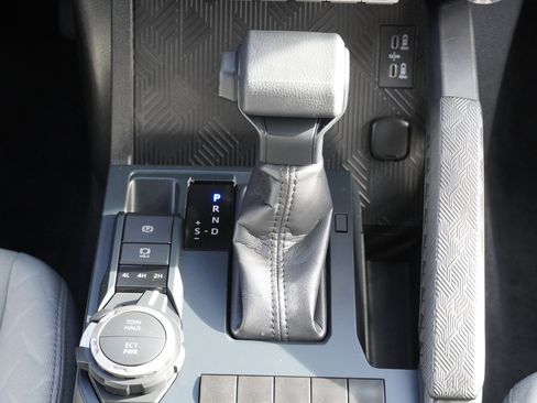 Certified 2025 Toyota Tacoma SR5 image 32