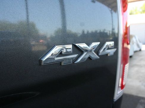Used 2017 RAM 1500 Laramie AWD/4WD image 29