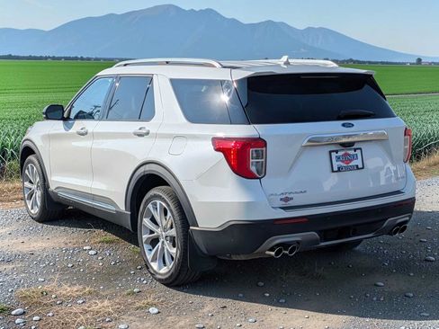 Certified 2023 Ford Explorer Platinum w/ Technology Package AWD/4WD image 4