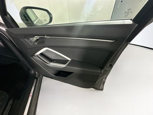 Used 2024 Audi Q3 2.0T Premium image 32