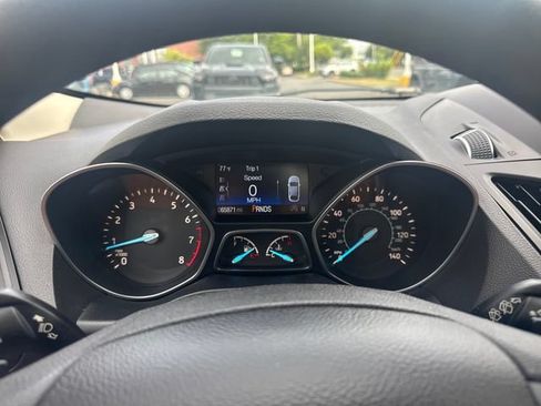 Used 2017 Ford Escape SE w/ Equipment Group 201A AWD/4WD image 18