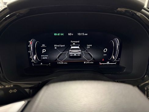 Used 2023 INFINITI QX60 Sensory w/ Vision Package AWD/4WD image 10