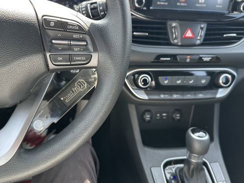 Used 2018 Hyundai Elantra GT FWD image 21