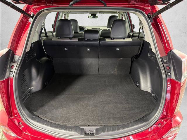 Used 2018 Toyota RAV4 Limited FWD image 19