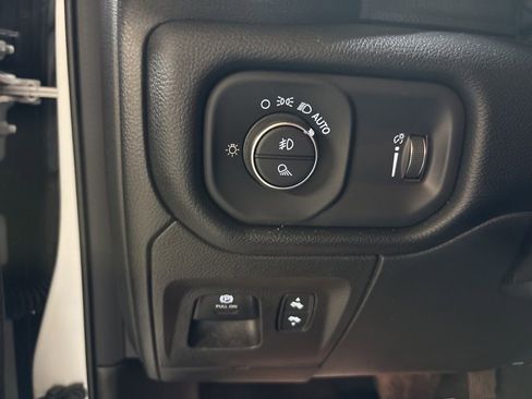 Used 2021 RAM 1500 Big Horn image 15