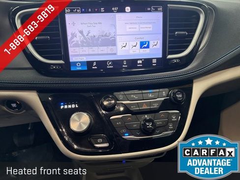 Used 2021 Chrysler Pacifica Touring-L w/ Uconnect Theater Family Group FWD image 6