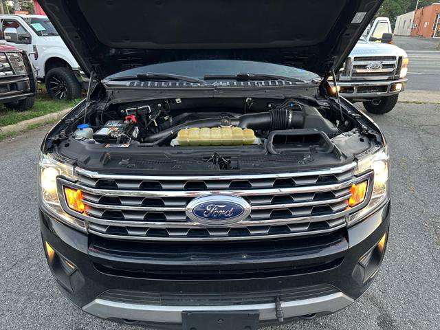 Used 2019 Ford Expedition XLT w/ Equipment Group 202A AWD/4WD image 25