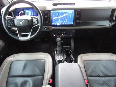 Used 2023 Ford Bronco Wildtrak image 29