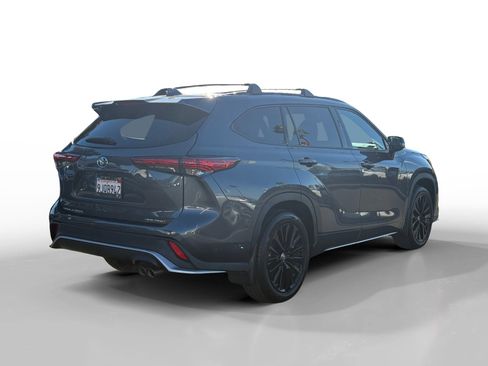 Used 2023 Toyota Highlander XSE image 5