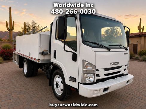 Used 2018 Isuzu NPR RWD image 1