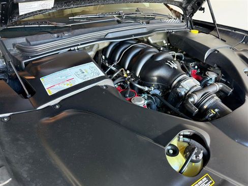 Used 2010 Maserati GranTurismo Convertible image 41