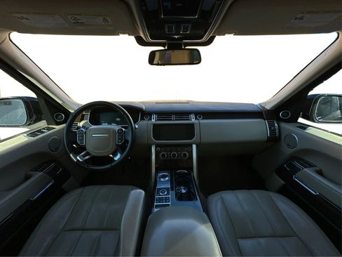 Used 2016 Land Rover Range Rover HSE image 11