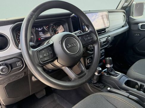 Used 2025 Jeep Wrangler Sport AWD/4WD image 15