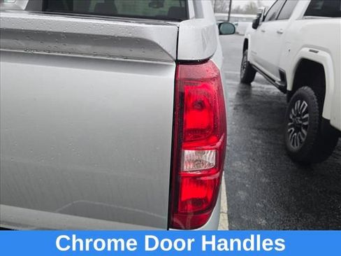 Used 2013 Chevrolet Avalanche LTZ image 24