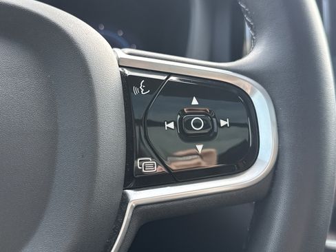 Used 2023 Volvo XC60 T8 Ultimate image 17