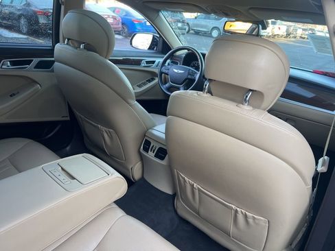 Used 2016 Hyundai Genesis 3.8 w/ Option Group 02 image 10