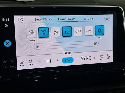 Used 2024 Volkswagen Atlas SE image 24