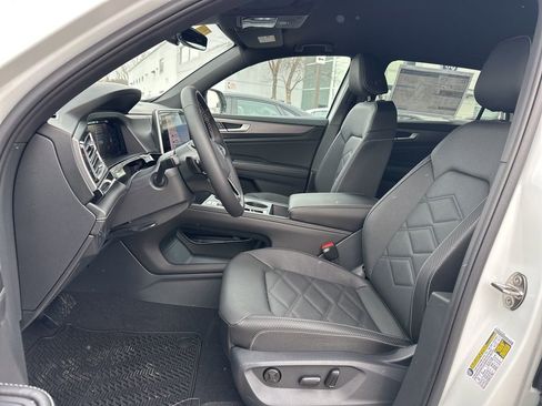 New 2026 Volkswagen Atlas Cross Sport SE image 9