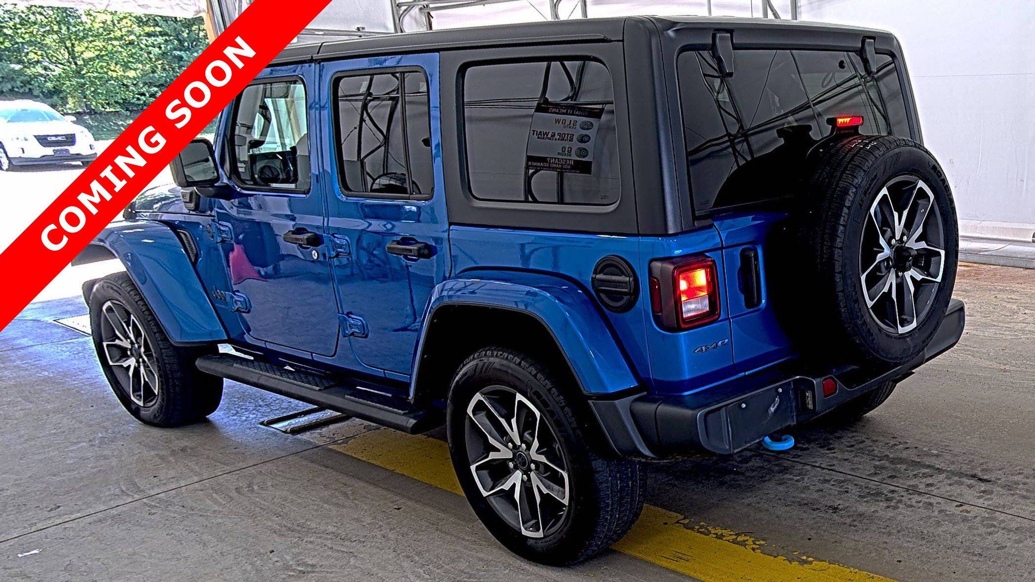 Used 2024 Jeep Wrangler Unlimited w/ Dual Top Group AWD/4WD image 4
