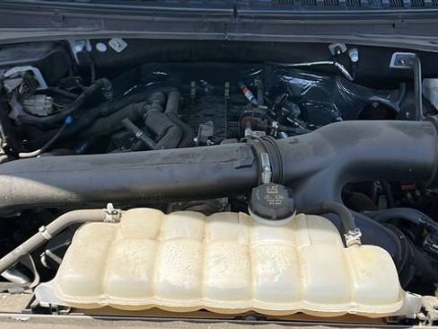 Used 2024 Ford Expedition Limited RWD image 12