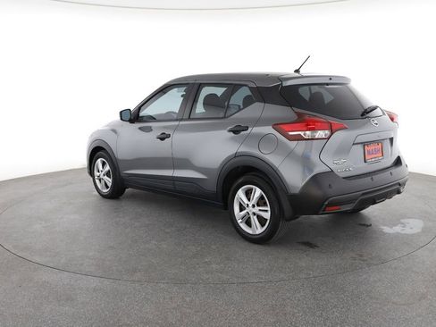 Used 2020 Nissan Kicks S image 9