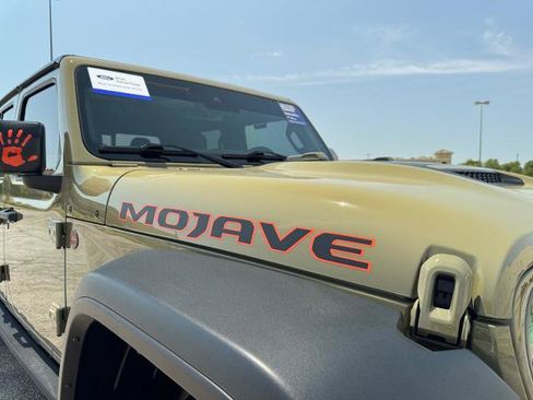 Used 2025 Jeep Gladiator Mojave w/ Steel Bumper Group AWD/4WD image 38