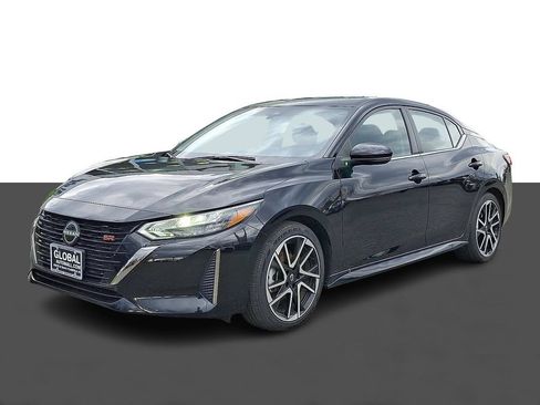 Used 2025 Nissan Sentra SR FWD image 3