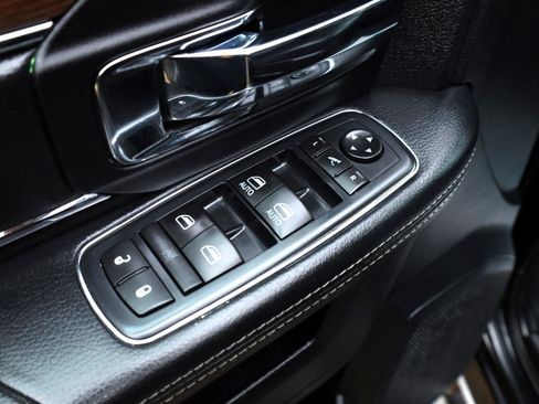 Used 2016 RAM 1500 Laramie w/ Convenience Group image 25