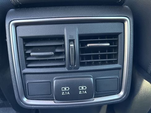 Used 2023 Subaru Forester Limited image 8