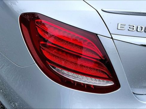 Certified 2019 Mercedes-Benz E 300 4MATIC image 26