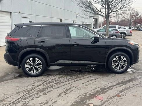 Used 2023 Nissan Rogue SV image 9