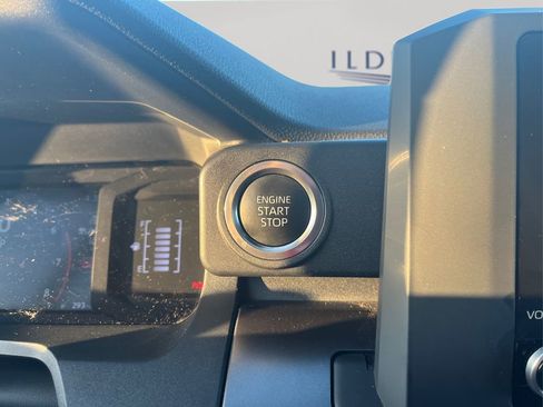 Used 2025 Toyota 4Runner SR5 image 26