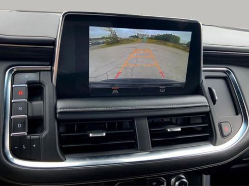 Used 2023 GMC Yukon SLT image 13