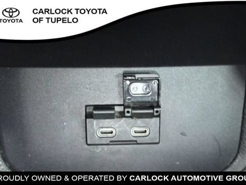 Used 2022 Toyota Highlander XSE FWD image 18