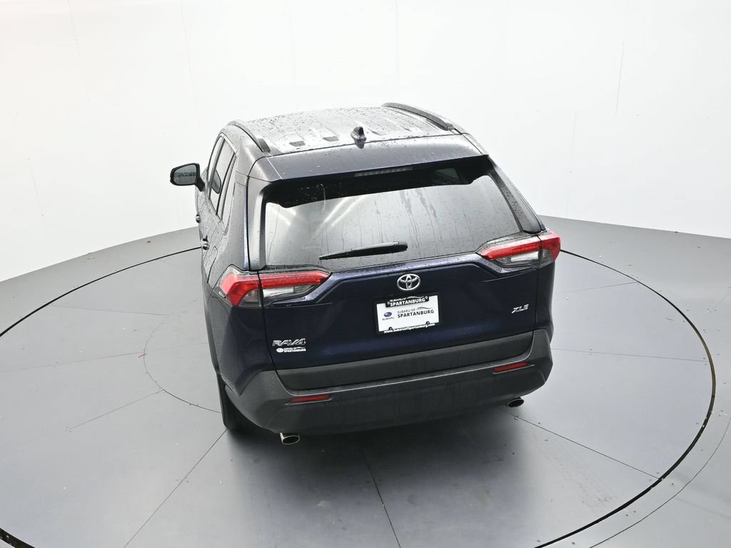 Used 2025 Toyota RAV4 XLE FWD image 28