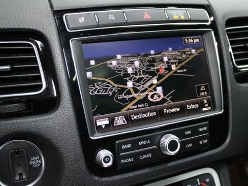 Used 2017 Volkswagen Touareg Wolfsburg Edition image 18