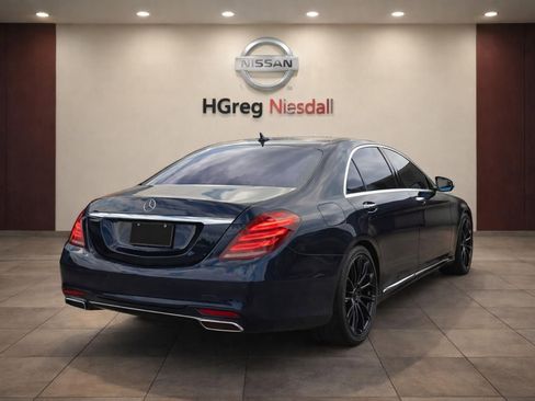 Used 2017 Mercedes-Benz S 550 4MATIC Sedan image 4