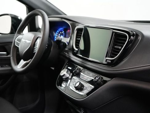 New 2026 Chrysler Pacifica Select AWD/4WD image 28