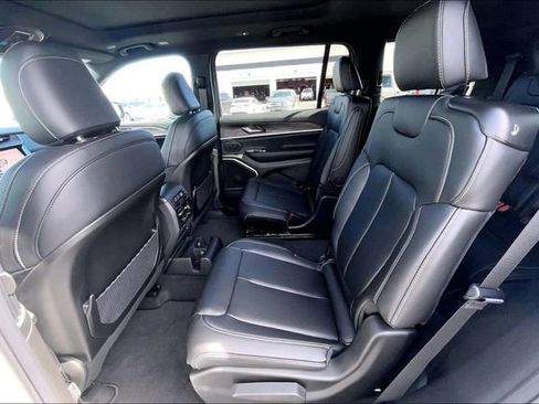 New 2026 Jeep Grand Cherokee L Limited AWD/4WD image 10