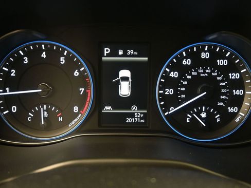 Used 2023 Hyundai Kona SEL w/ Winter Weather Package image 11