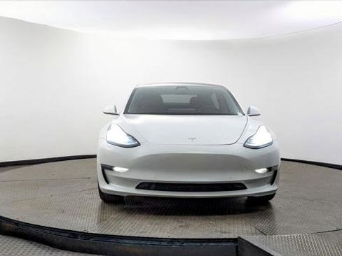 Used 2018 Tesla Model 3 Mid Range image 11
