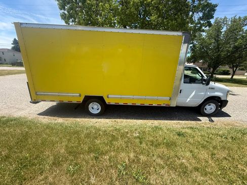 Used 2023 Ford E-350 and Econoline 350 Super Duty w/ Driver's Safety Package RWD image 6
