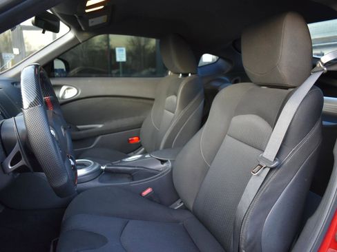 Used 2015 Nissan 370Z Coupe image 24