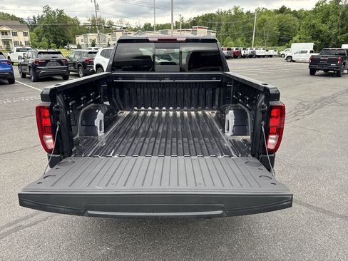 New 2025 GMC Sierra 1500 SLE w/ Preferred Package image 5