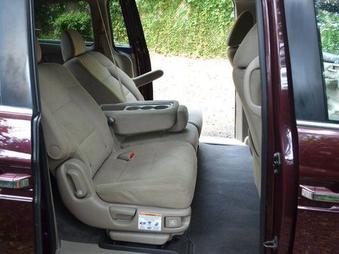 Used 2011 Honda Odyssey EX image 6