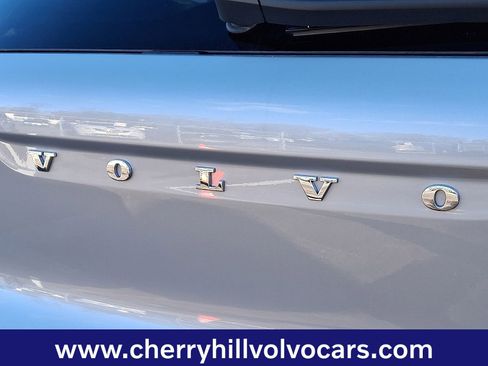 Certified 2025 Volvo XC40 B5 Plus image 32