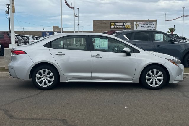 Used 2024 Toyota Corolla LE FWD image 2